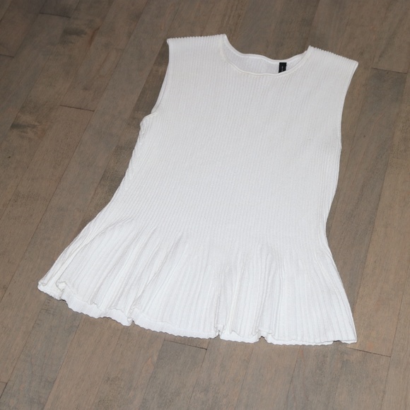 THEORY White Peplum Top - Picture 3 of 5